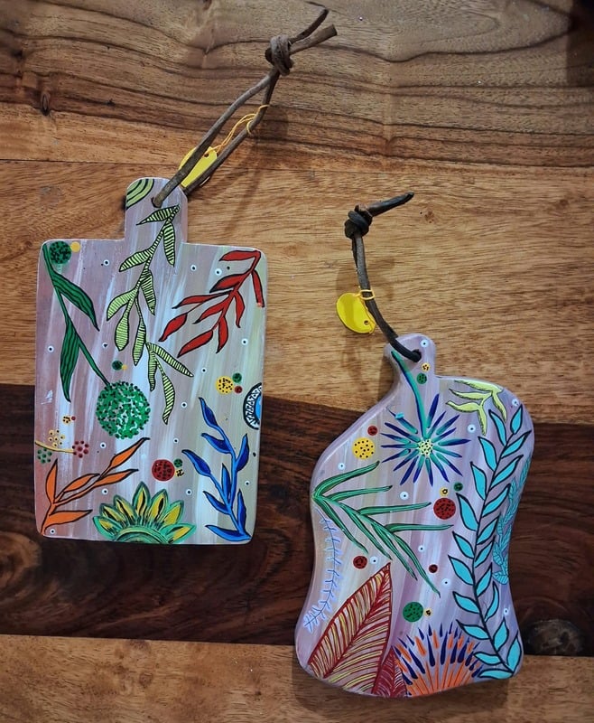 Wooden Platter / Wall Hanging 001 – handmade painting by Sonia Masterstrokes